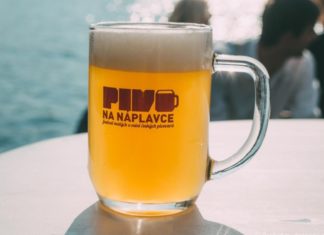 Pivo na Náplavce: dvoudenní festival představí 55 tuzemských minipivovarů