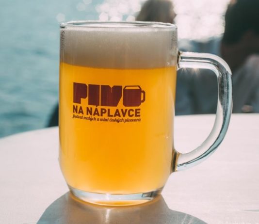Pivo na Náplavce: dvoudenní festival představí 55 tuzemských minipivovarů