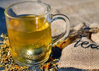 Poznejte neobvyklý jihoafrický čaj honeybush, který chutná po medu a hodí se pro děti i dospělé