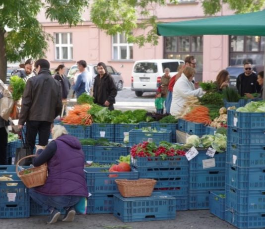 První částečně bezobalový farmářský trh v Česku slaví dva roky