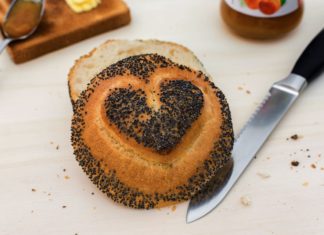 Mák nejsou jen semínka na pečivu, obsahují blahodárný olej