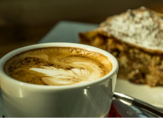 Cappuccino s mikropěnou doma a bez kávovaru díky radám
