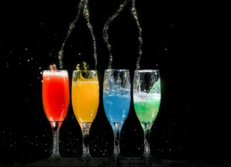 Skryté nebezpečí v „energeťácích“. dTest varuje u příležitosti Mezinárodního dne energy drinků
